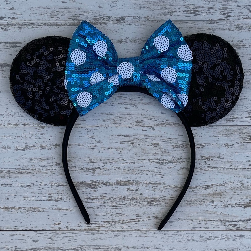 Minnie Mouse Ears - Picture 1 of 3